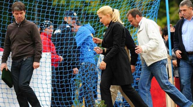 udrea a bagat 100 de milioane in 54 de partii de schi doar 10 sunt gata