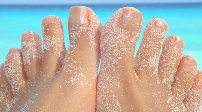 un sugator de degete de la picioare terorizeaza un orasel american