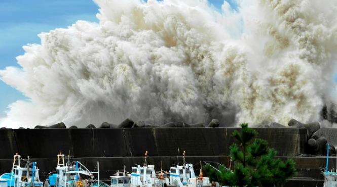 prapad in urma trecerii taifunului roke in japonia noua morti opt disparuti si peste un milion de persoane evacuate