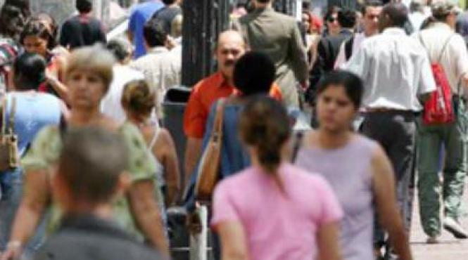 te intelegi bine cu vecinii sau cu preotul ei vor da date despre tine la recensamant daca nu esti acasa