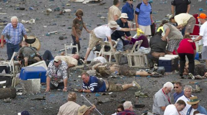 un cameraman amator a surprins momentul prabusirii avionului care a ucis 11 oameni la reno video