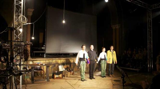 in palatul behague tineri actori romani aplaudati de francezi