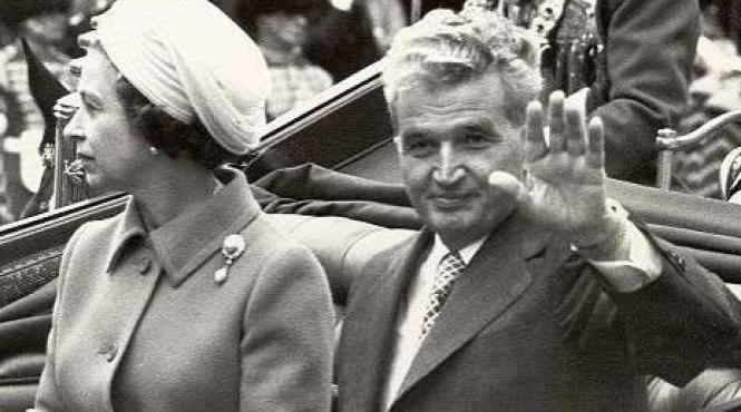 regina elisabeta a ii a s a pitit dupa un tufis pentru a evita o discutie cu ceausescu