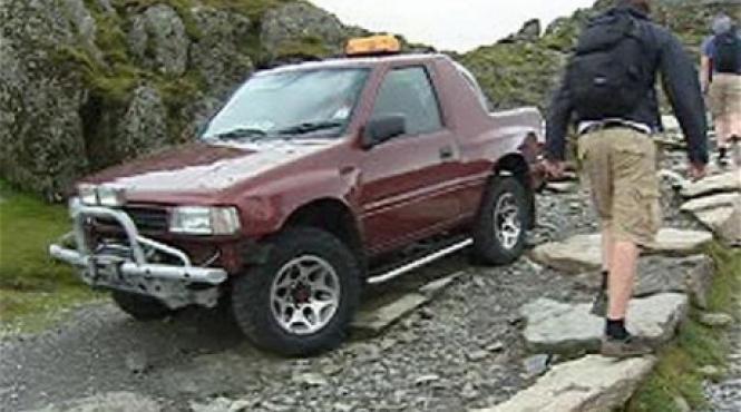 cum s a urcat un meltean cu 4x4 pe cel mai inalt varf de munte din anglia si tara galilor