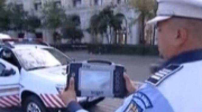 dacia duster robot masina politiei rutiere care depisteaza vitezomanii alcoolicii si drogatii iese pe a1 si a2