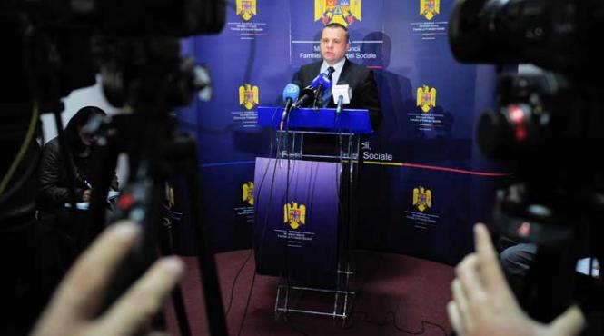 sotia fostului ministru al muncii si a falsificat cv ul