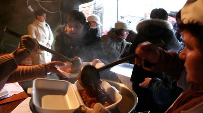 racolari politice pe baza de fasole cu ciolan in cabinetul ministrului apararii povestea primarilor momiti de unpr