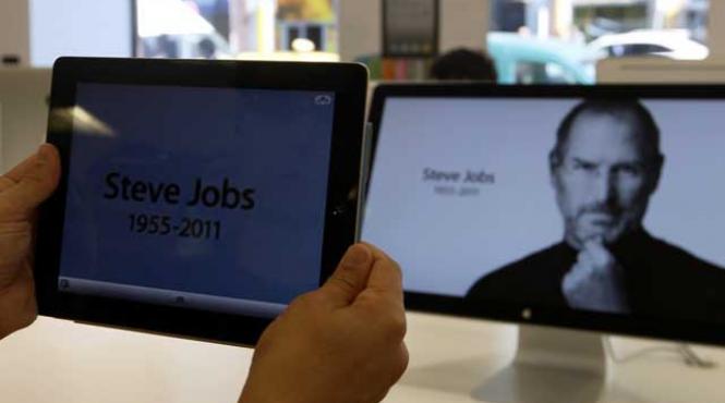 in 2000 larry page si sergey brin il doreau pe steve jobs pentru a conduce google