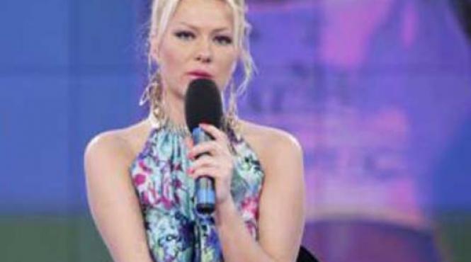 simona sensual condamnata la trei luni de inchisoare cu suspendare