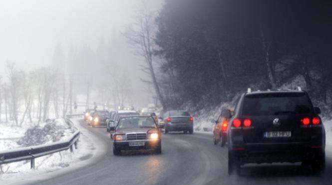 ninsoarea afecteaza traficul pe valea prahovei la cheia si in harghita