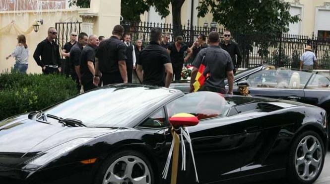 o mafie protejata la nivel international clanurile romilor de catifea fac legea in timisoara