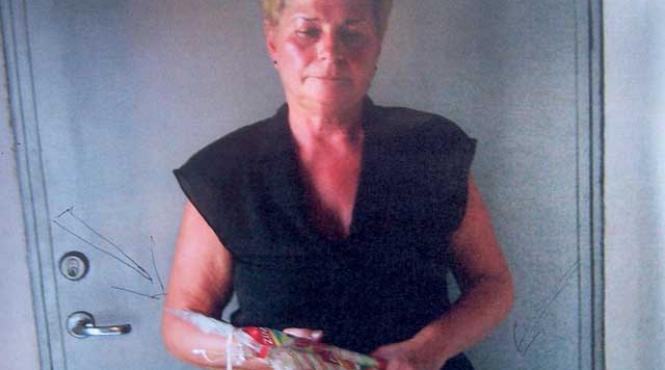 conferentiar doctor prins la furat salam in supermarket el sustine insa ca l a uitat in geanta