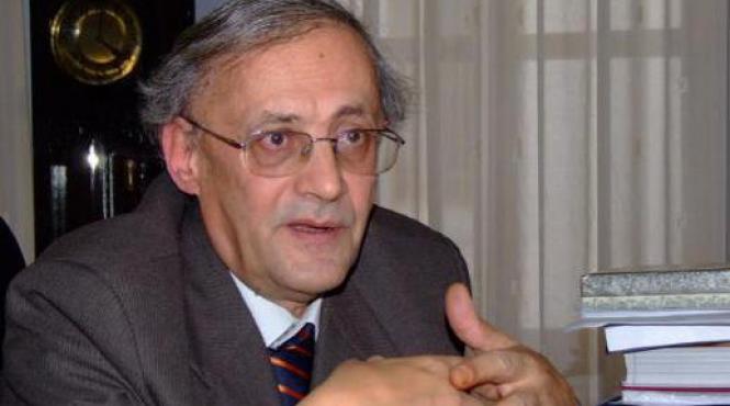 vasile astarastoae a primit interdictie de a parasi tara rectorul umf iasi urmarit penal pentru o licitatie trucata