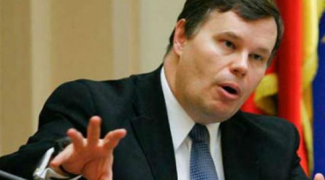 jeffrey franks capacitatea guvernului de a creste lefurile depinde de reducerea in continuare a numarului de personal