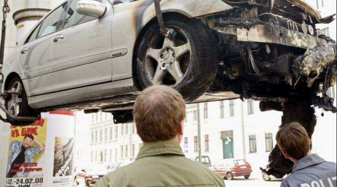 un berlinez a incendiat 67 de automobile de lux din invidie