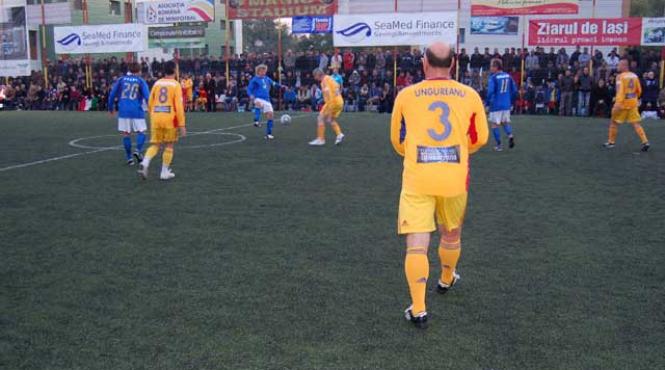 fosta campioana mondiala italia a remizat cu romania intr o reeditare a meciului din 1983 video