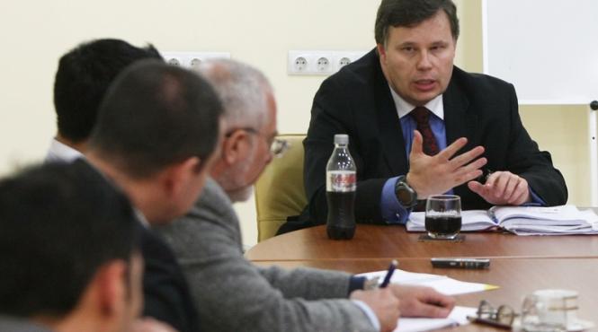 liderii coalitiei se intalnesc cu reprezentantii fmi pentru discutii legate de buget