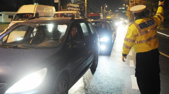 in asteptarea metroului din drumul taberei dirijorii de trafic se incalzesc cu injuraturi si cate un troleibuz peste picior