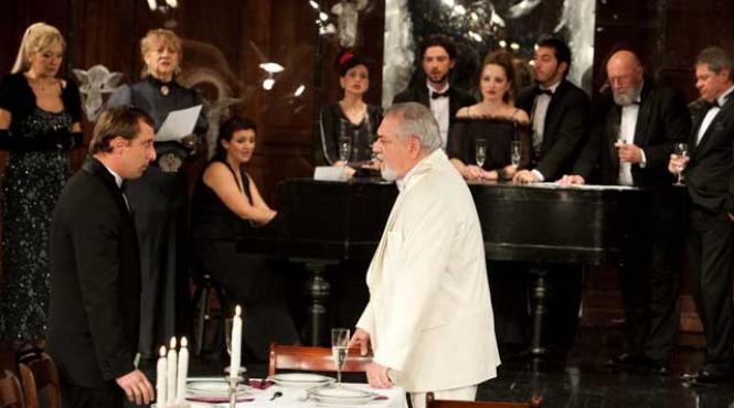 actorii romani joaca la londra cu casa inchisa