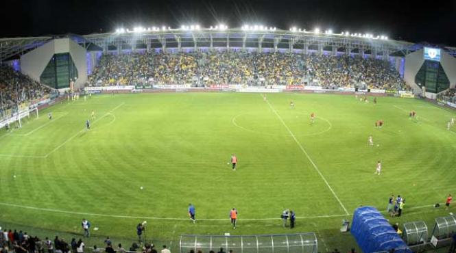 8 martie si 1 iunie pe stadionul petrolului