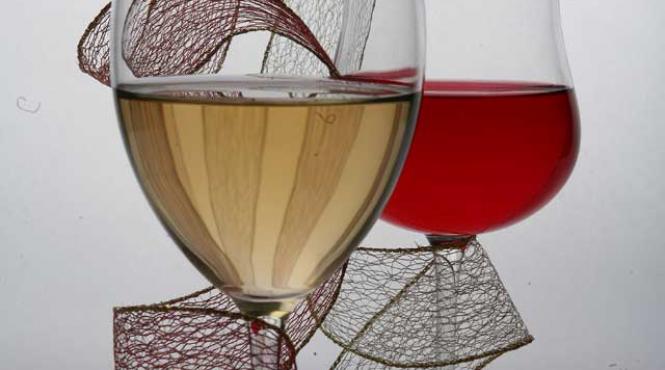 eleganta si noblete intr un pahar de vin