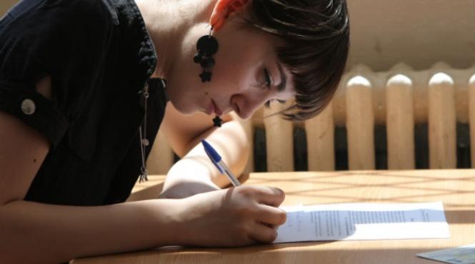 aproape doi pe loc la rezidentiat examenul se desfasoara in premiera in sase centre universitare