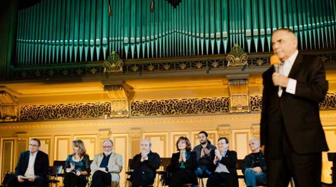 cand vocea poetilor insufleteste cetatea