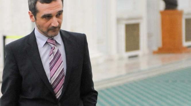 sebastian lazaroiu mircea geoana va fi exclus din psd dar nu va pierde functia din senat
