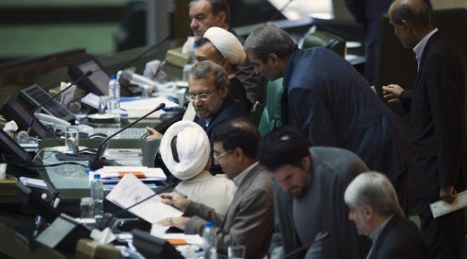 iranul a anuntat arestarea a 12 agenti cia