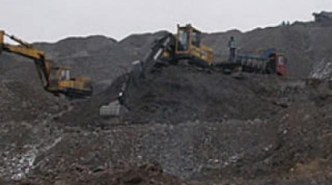 doi muncitori au murit in hunedoara dupa surparea unei portiuni dintr o halda de zgura