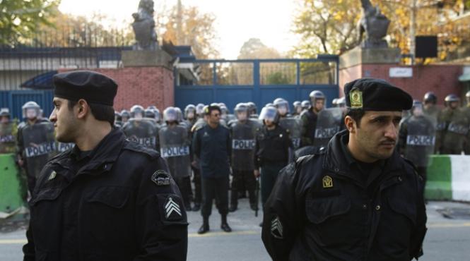 marea britanie si a inchis ambasada de la teheran