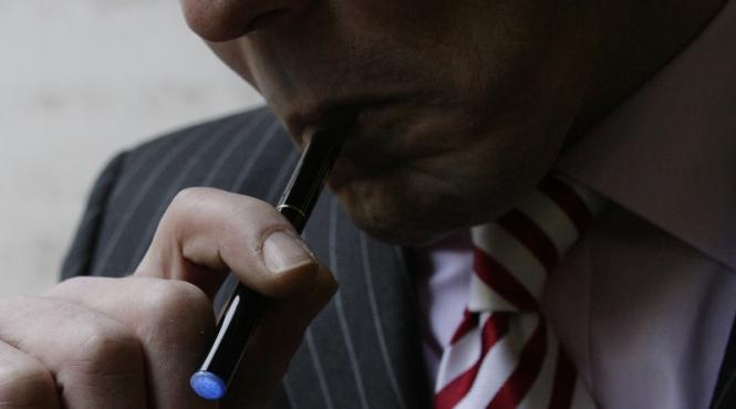tigara electronica intareste dependenta psihica de fumat ce i face totusi pe romani sa renunte la fumat