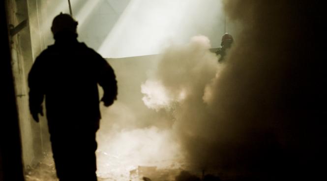 explozie intr un bloc din berceni doua persoane au fost ranite