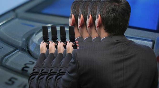 priveste ma cand te sun romanii fata cu apelurile video