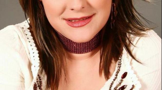 malina olinescu a murit cantareata s a aruncat de la etajul sase al blocului in care locuia