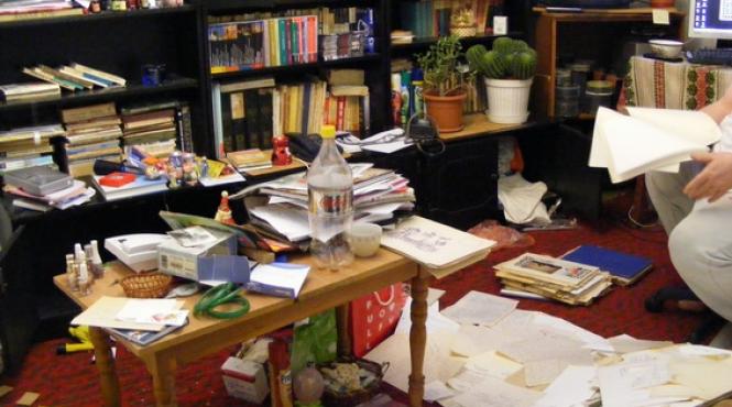 adio bucuresti aventurile imobiliare ale unui ziarist