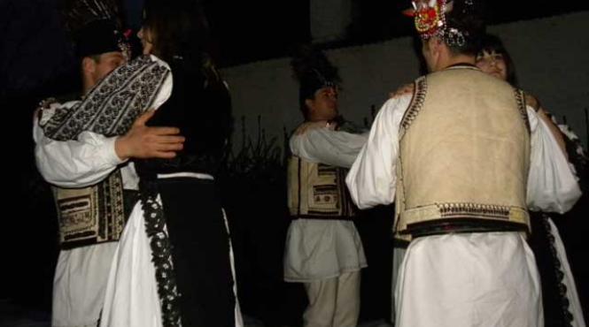 ceata de feciori confreria sacra a colindatorilor
