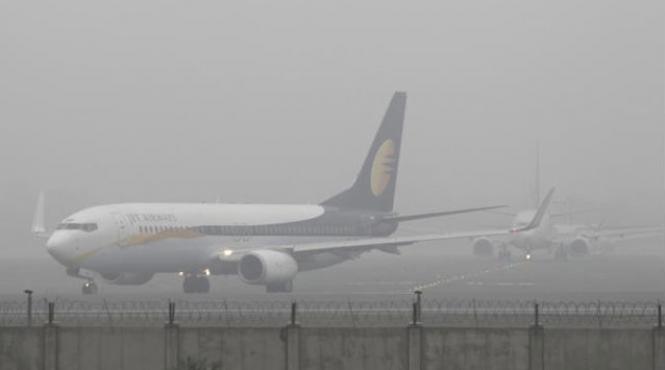 doua avioane au fost deviate de la constanta la bucuresti din cauza cetii