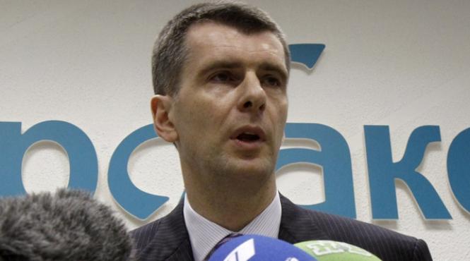 miliardarul prohorov contracandidatul lui putin vrea sa cumpere ziarul critic kommersant dupa demiterea redactorului sef