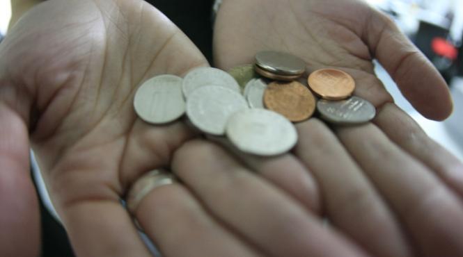 romanii traiesc cu greu de pe o zi pe alta jumatate dintre romani nu pot sa economiseasca