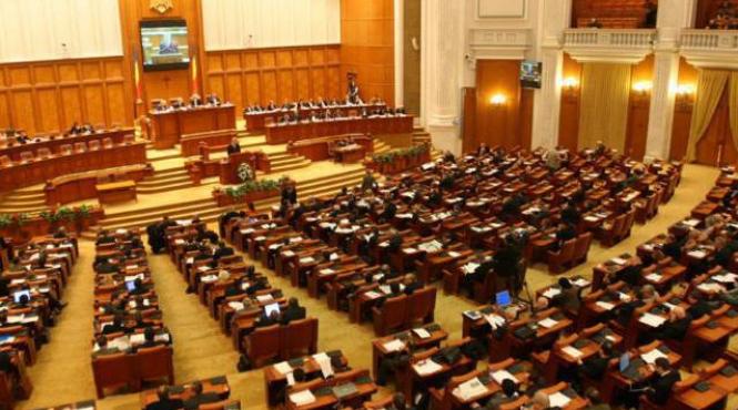 ion iliescu facut criminal notoriu in parlament la sedinta solemna dedicata revolutiei psd a parasit sala