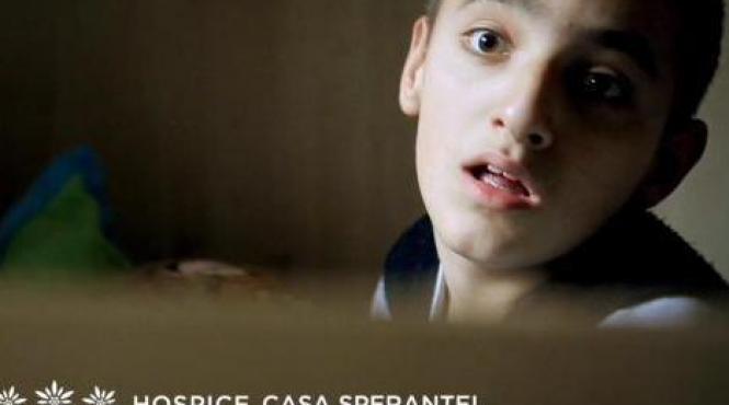 trupa u2 sustine hospice casa sperantei din brasov video