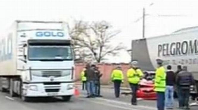 accident grav pe centura capitalei doua persoane ranite dupa ce un tir s a ciocnit cu un autoturism
