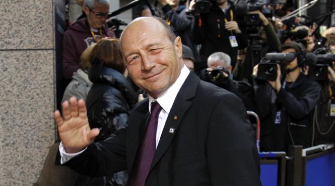 reputat economist american romania este o dictatura guvernul actual nu poate fi indepartat decat prin revolutie