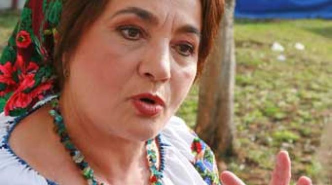 o moldoveanca infipta si un fiu domol