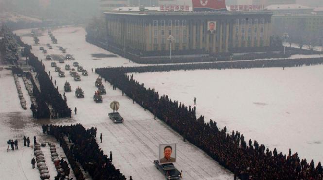 uriasul photoshopul si nord coreenii cum au fost transformati in zapada jurnalistii la inmormantarea lui kim jong il