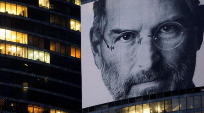 steve jobs personaj de actiune cand va fi lansata si cat costa papusa realizata dupa cofondatorul apple foto