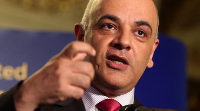 raed arafat spune ca va demisiona de la minister daca noua lege a sanatatii care permite privatilor sa faca interventii de urgenta va fi promulgata