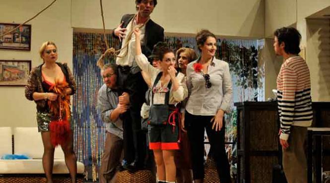teatrul se arata a fi bun si in 2012 i