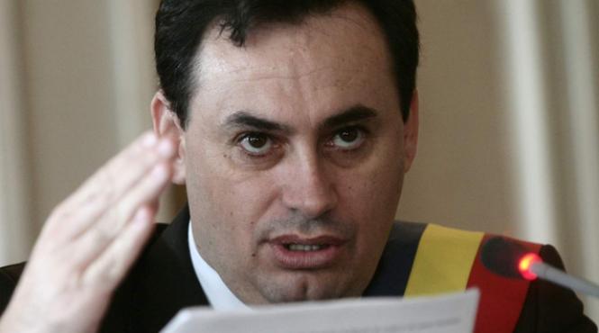 afaceristul cornu si primarul falca acuzati de fals si uz de fals